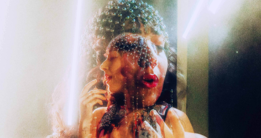 © Hanna Fasching BITA BELL: The Sun Is Gone