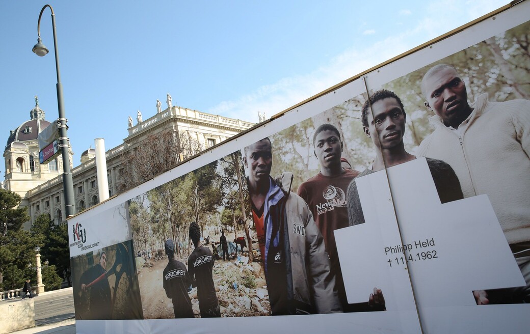 Zentrum für politische Schönheit: Erster europäischer Mauerfall