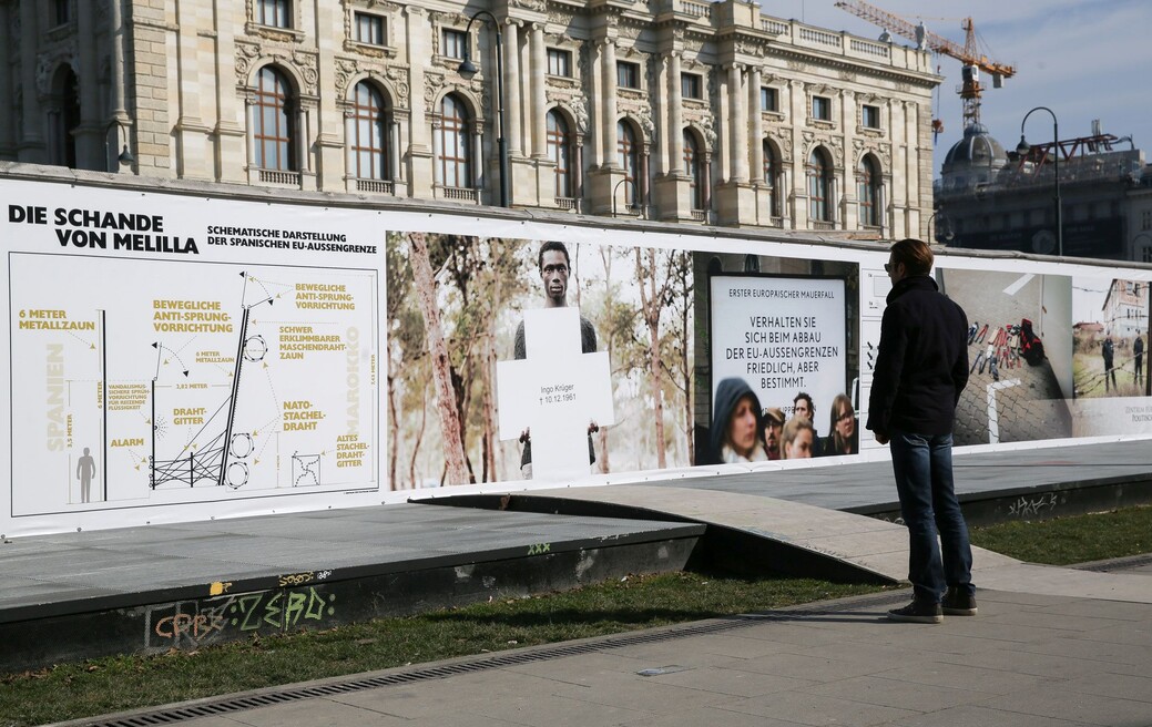 Zentrum für politische Schönheit: Erster europäischer Mauerfall