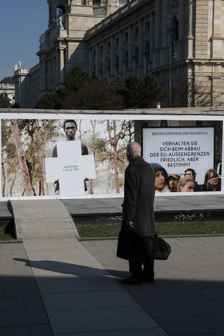 Zentrum für politische Schönheit: Erster europäischer Mauerfall